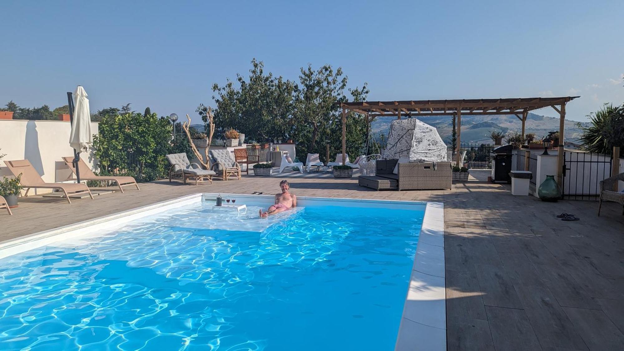 Bed And Breakfast La Pecora Rosa 산토메로 외부 사진
